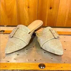 Halogen woven slides size 6